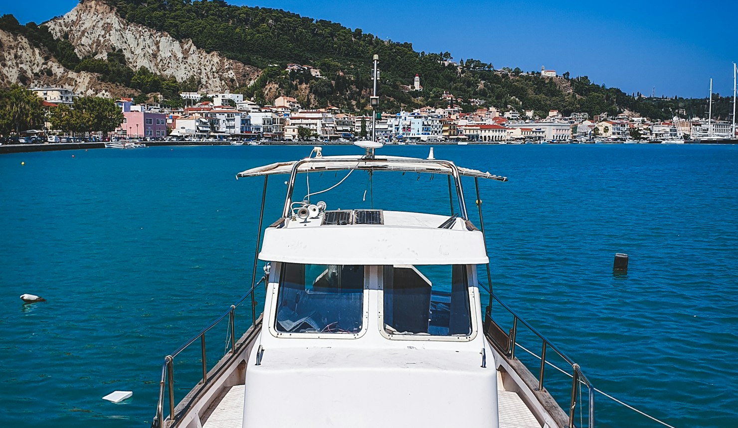 2026 Veltora 30 CC center-console boat
